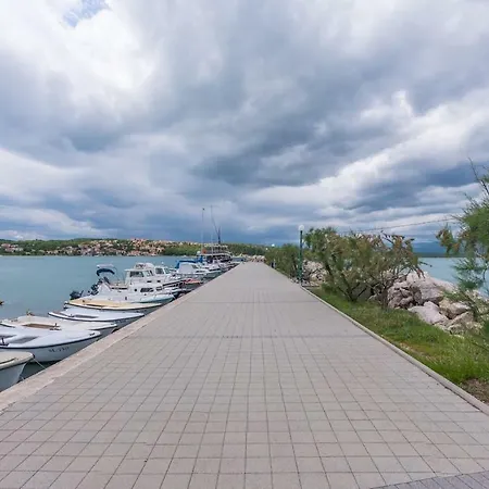 Apartman Moderna Soline *
